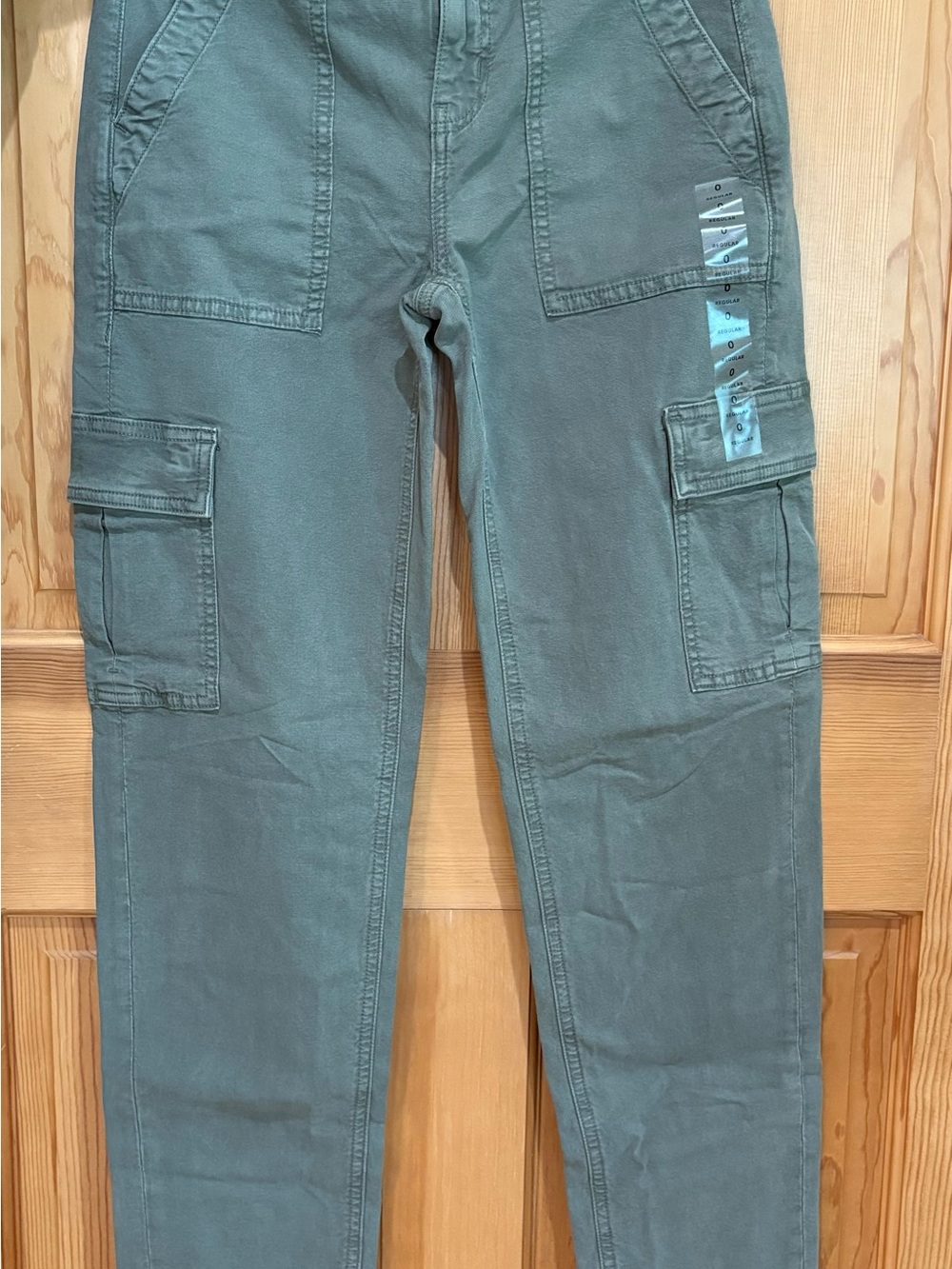 American Eagle NWT High-rise straight stretch cargo carpenter pant - size 0 - Picture 4 of 5